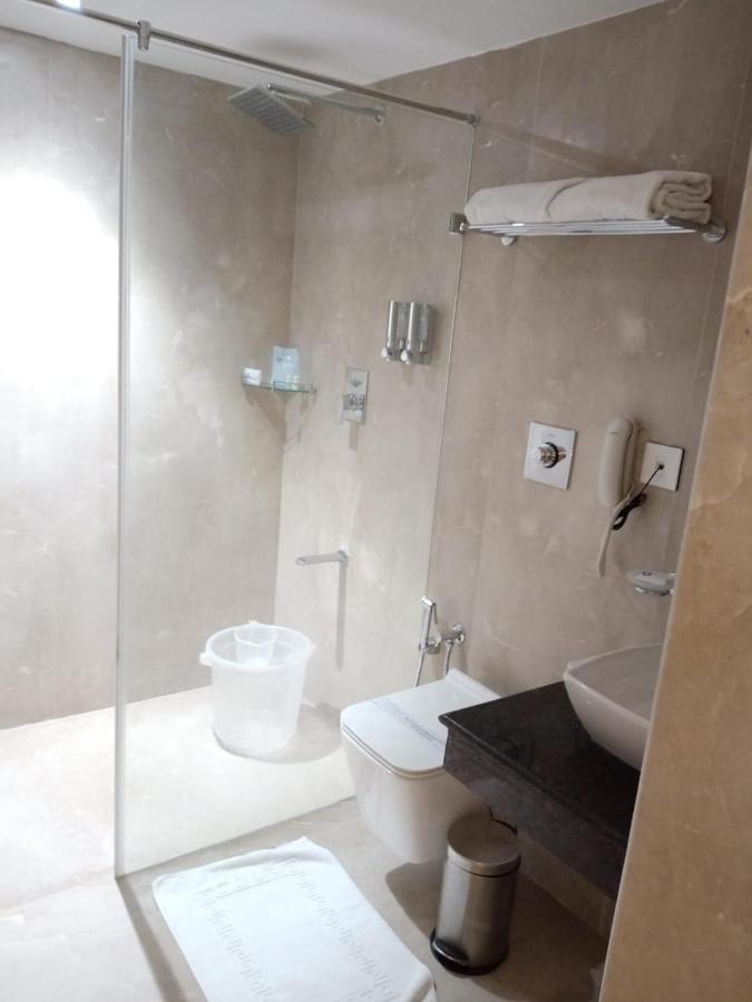 Hotel Aadithya Chennai Bagian luar foto