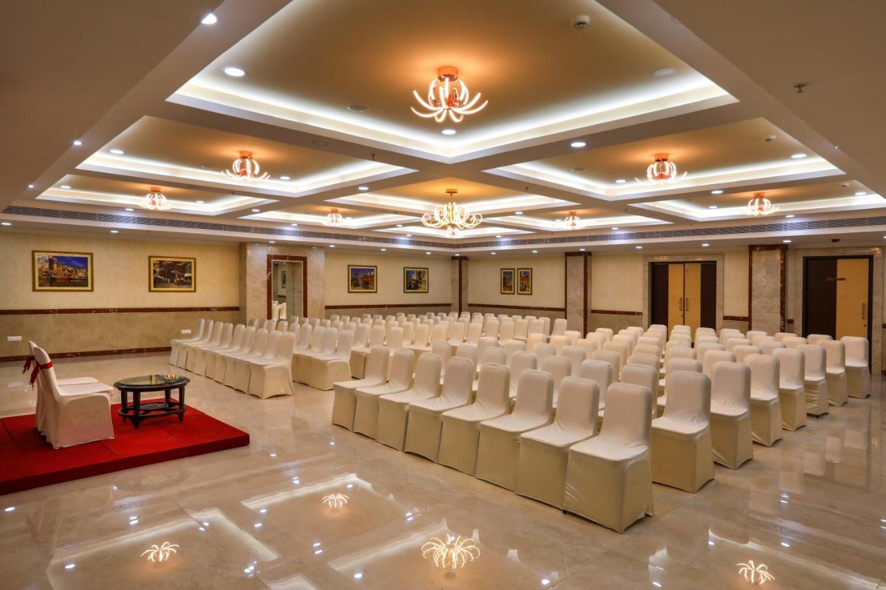 Hotel Aadithya Chennai Bagian luar foto