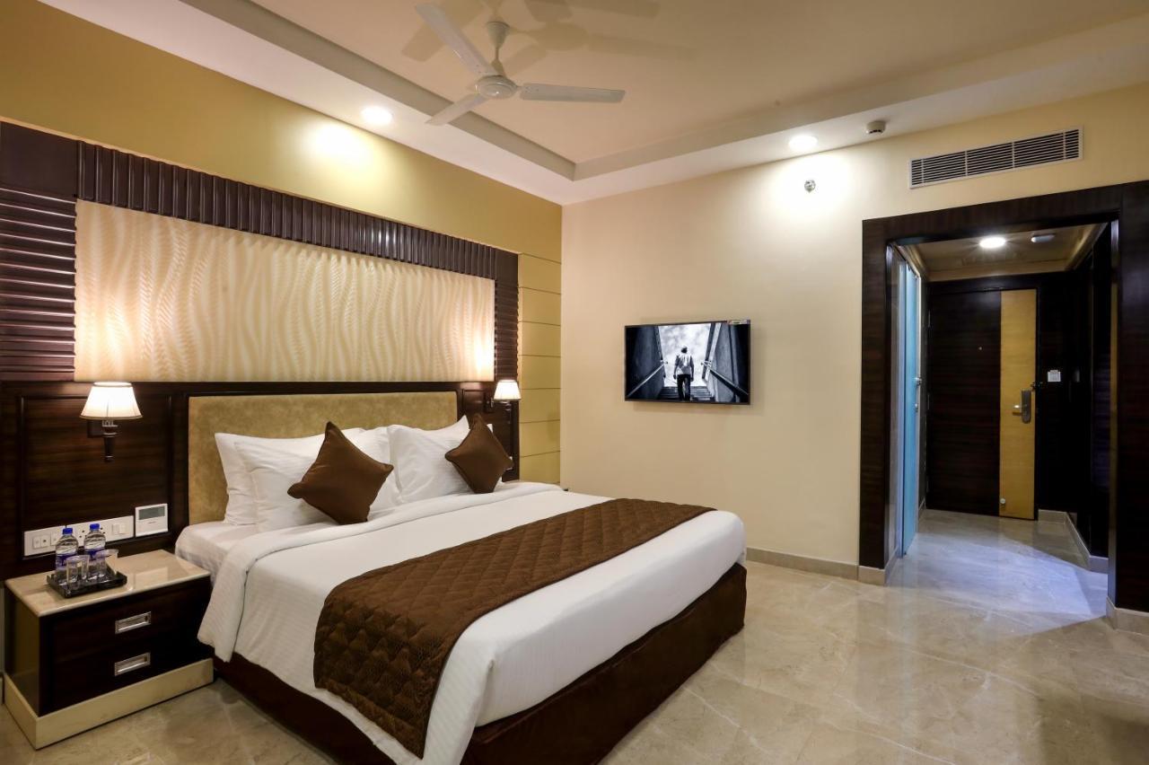 Hotel Aadithya Chennai Bagian luar foto