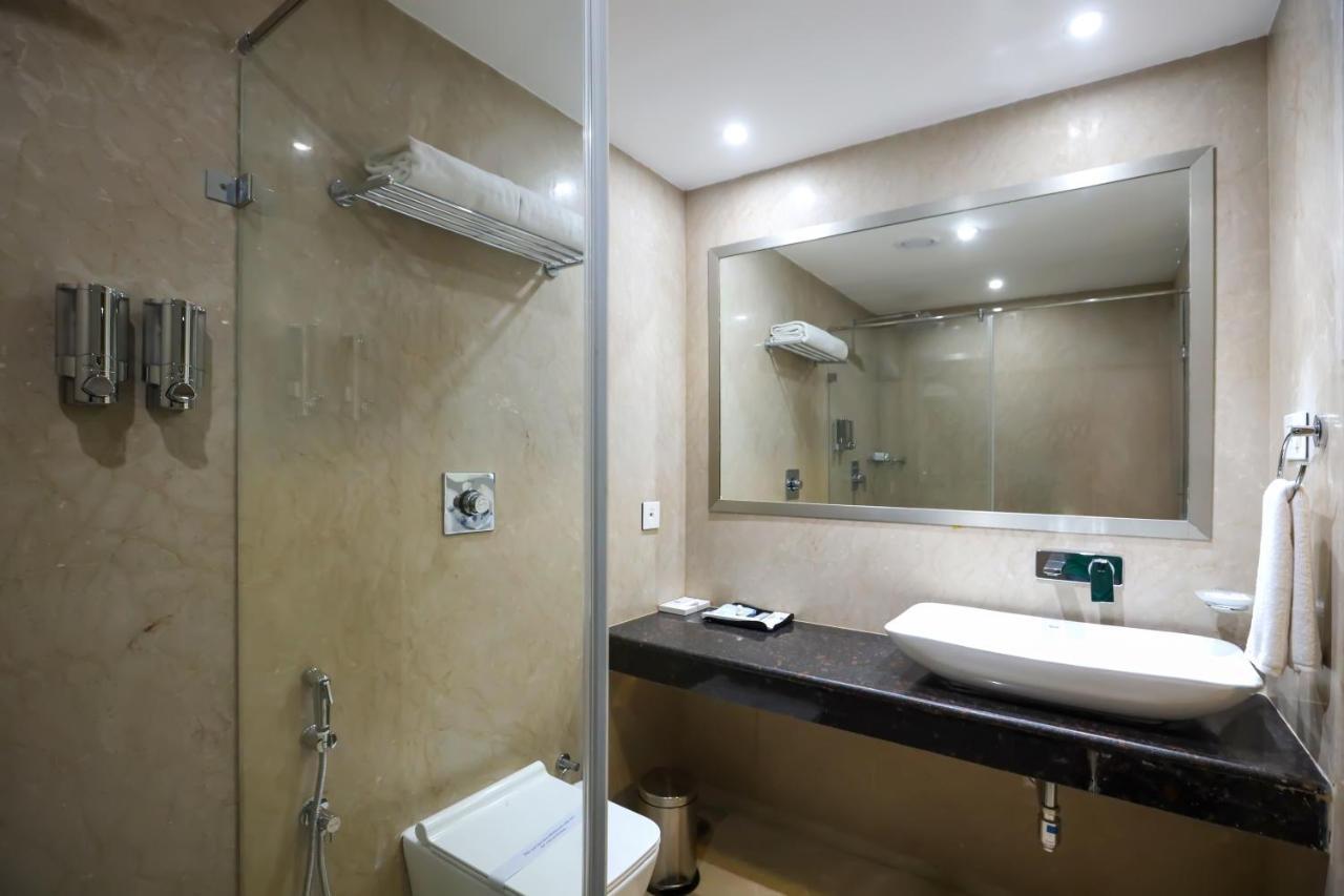 Hotel Aadithya Chennai Bagian luar foto