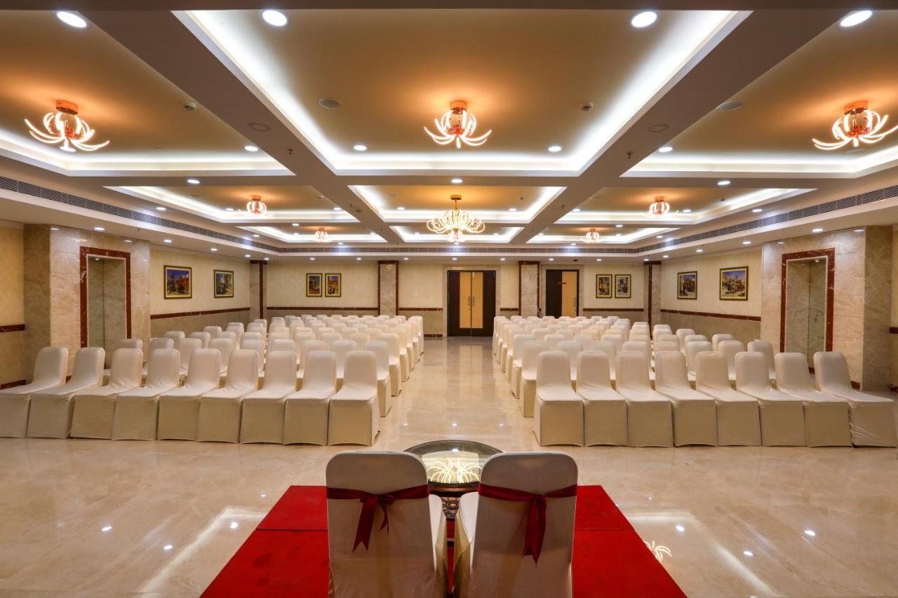 Hotel Aadithya Chennai Bagian luar foto