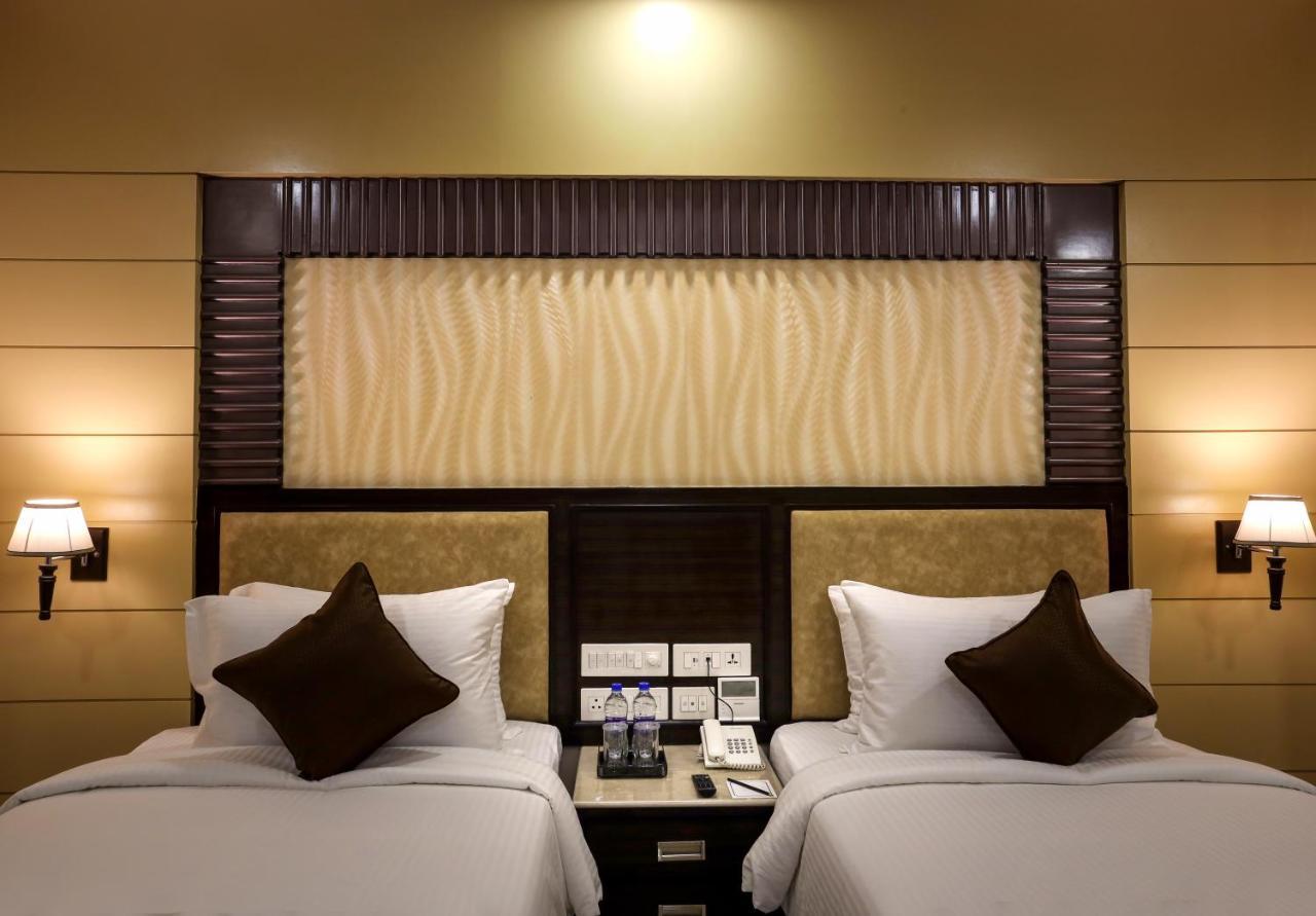 Hotel Aadithya Chennai Bagian luar foto