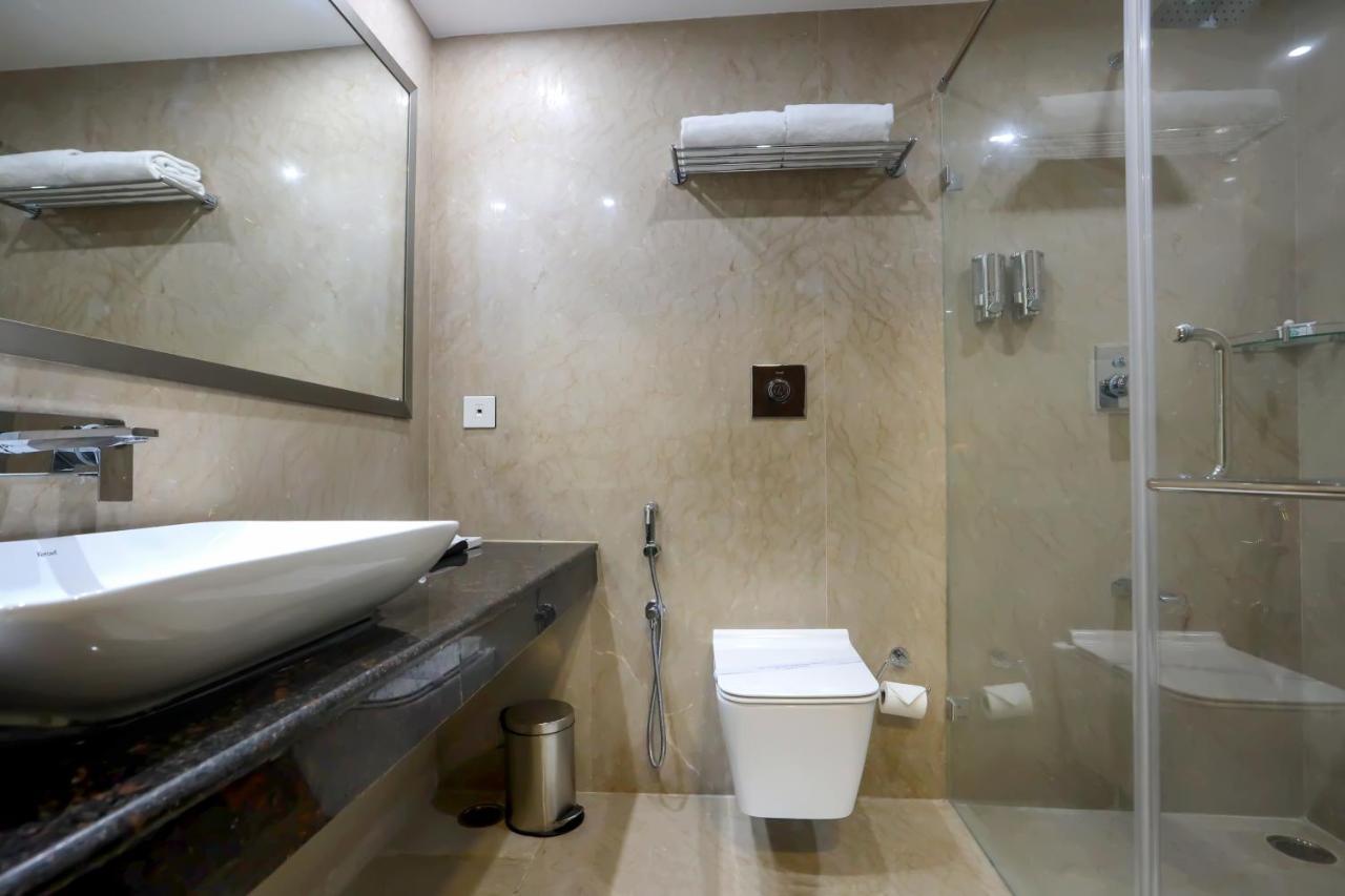 Hotel Aadithya Chennai Bagian luar foto