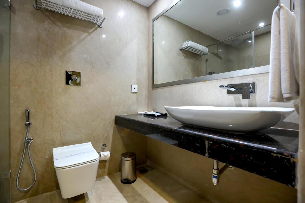 Hotel Aadithya Chennai Bagian luar foto