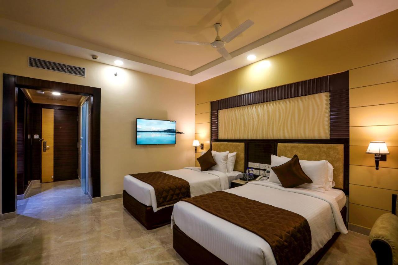 Hotel Aadithya Chennai Bagian luar foto