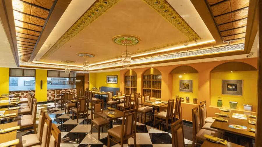 Hotel Aadithya Chennai Bagian luar foto